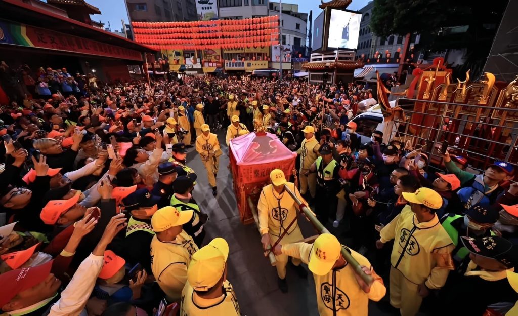 媽祖，祂不是一開始就站在神壇中央